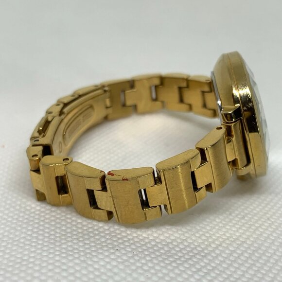 Alba gold tone women date watch 28mm analog fits a small wrist size 5” running - Picture 5 of 7